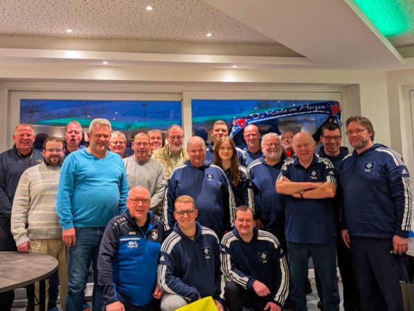 Der HSV Fanclub forderte zum Bosselwettkampf heraus